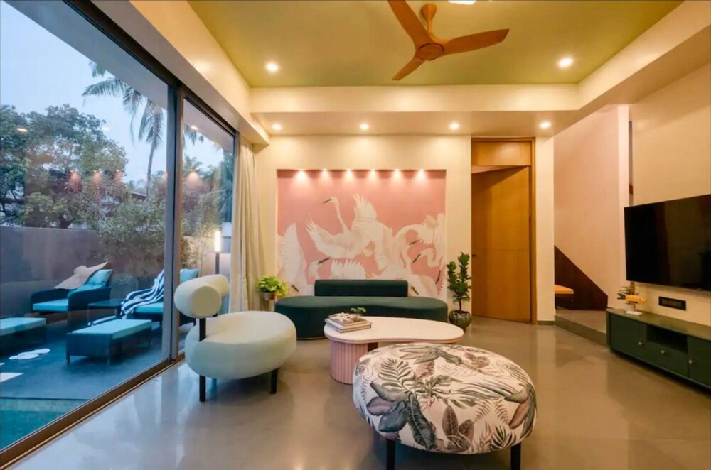 Luxe 3bhk Villa Kosha Pvt Pool - 2km to Beach