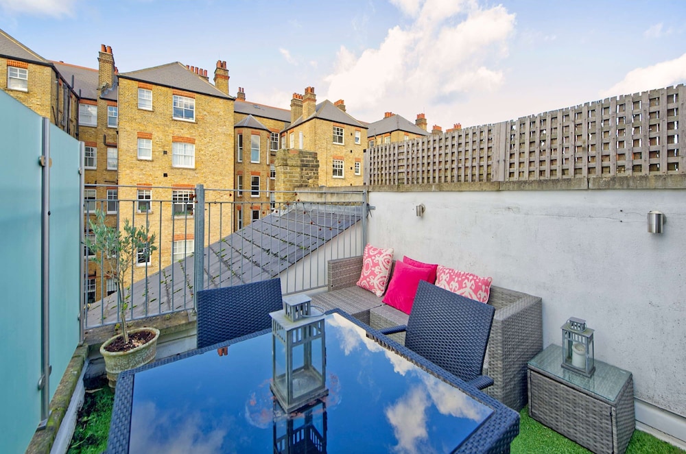 Lovely Apartment With Roof Terrace in Battersea