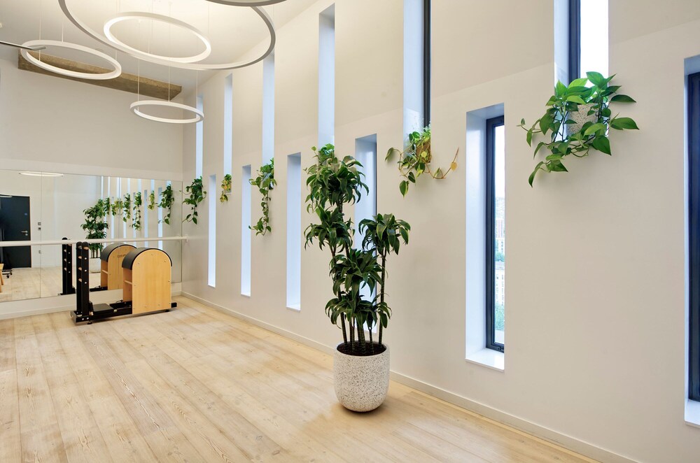 Stylish Three-bedroom Apartment in Poplar