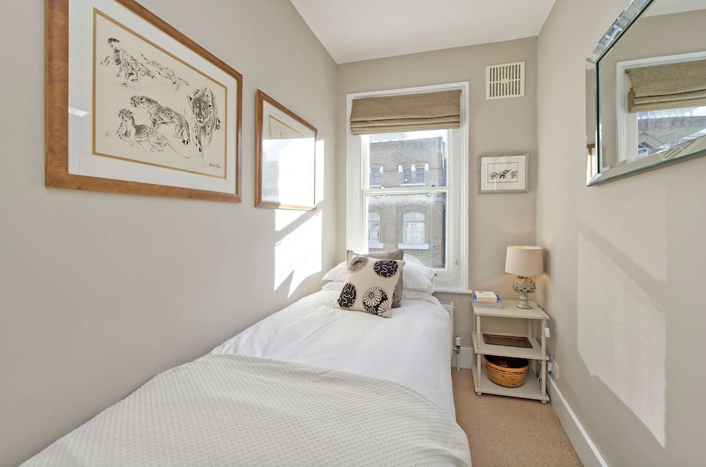 Lovely Apartment With Roof Terrace in Battersea