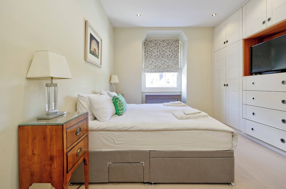 Spacious 3-bedroom Apartment in Earls Court