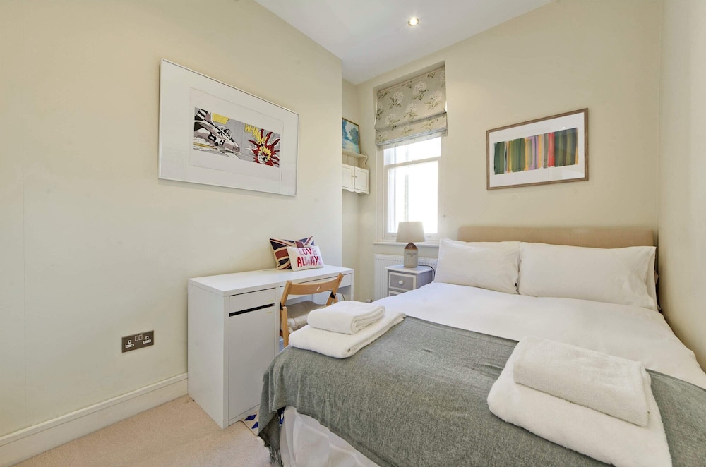 Spacious 3-bedroom Apartment in Earls Court