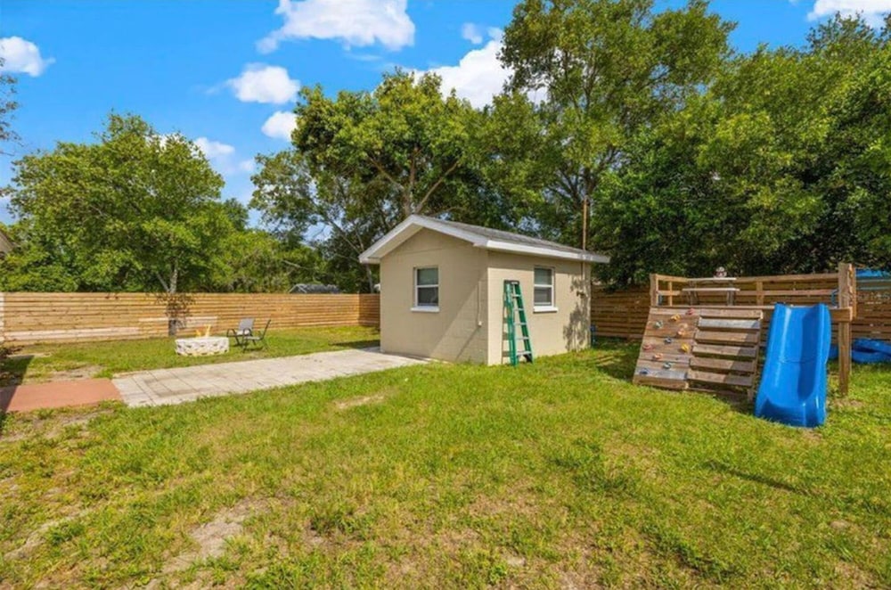 Quiet Spacious Home Close to Clearwater Beaches