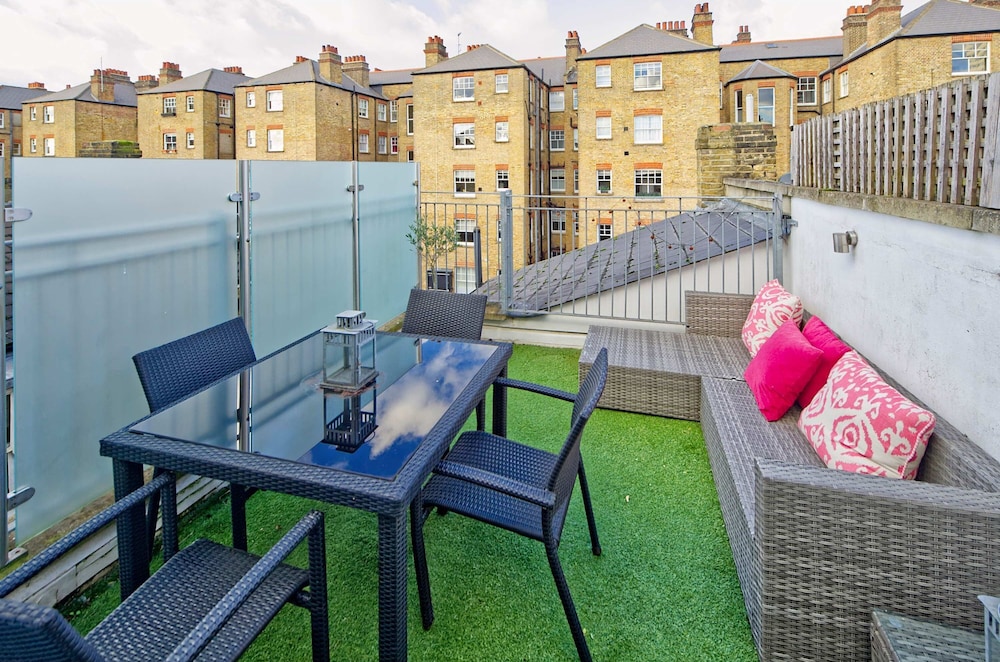 Lovely Apartment With Roof Terrace in Battersea