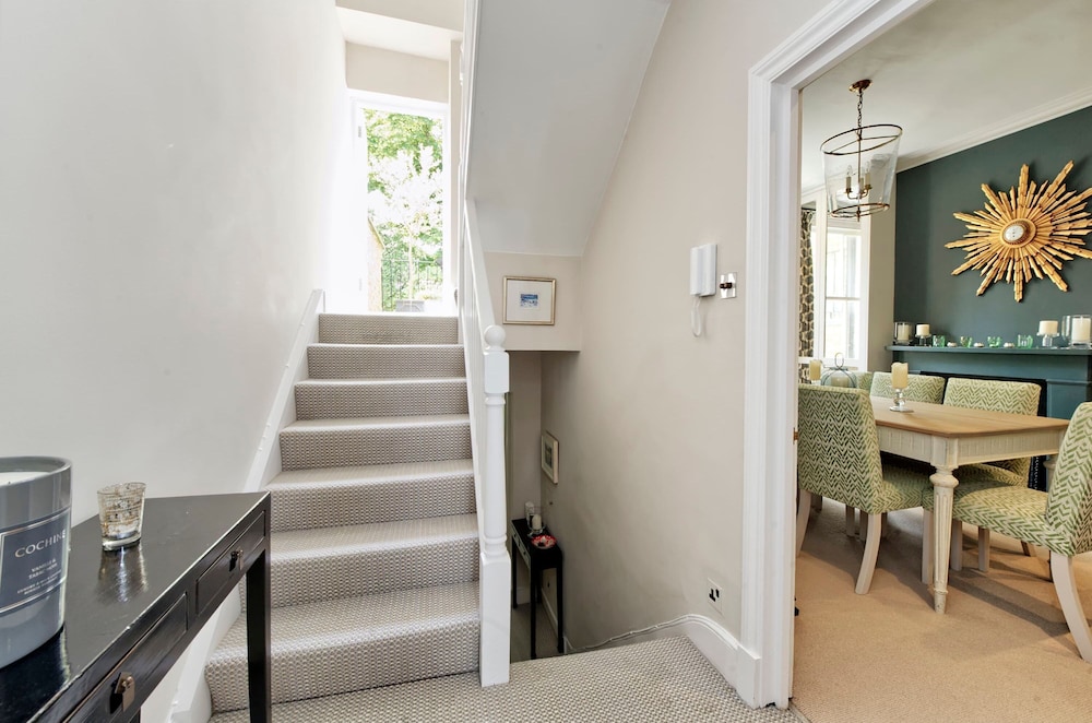 Gorgeous Modern 2 Bedroom Flat in Chelsea