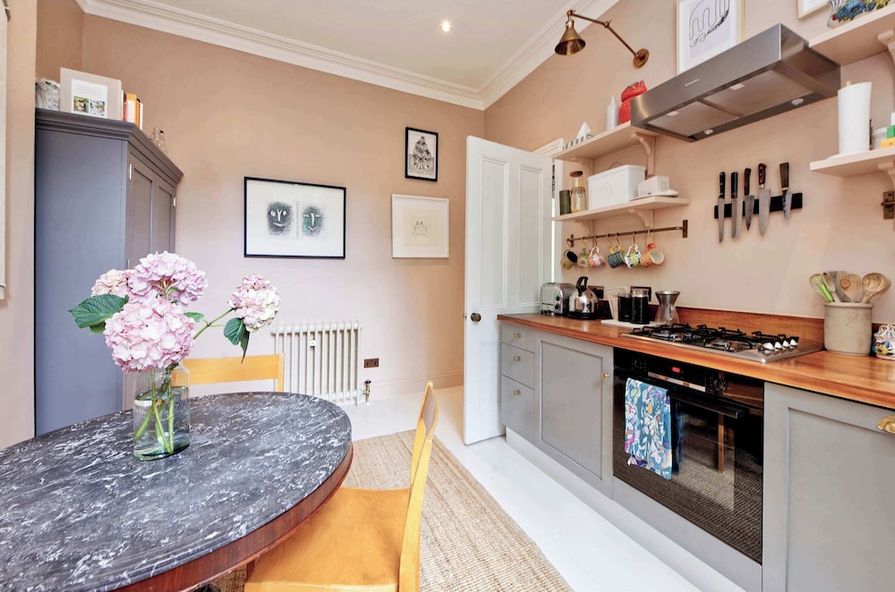Exquisite 2 Bedroom Flat in Notting Hill