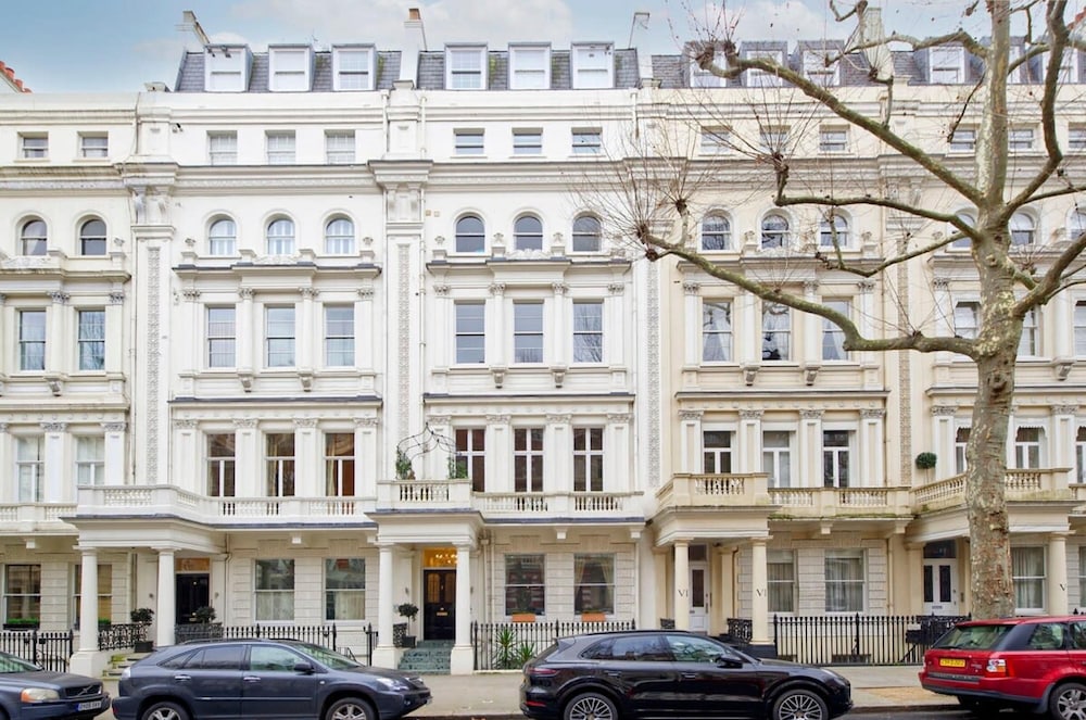 Grand 2 Bedroom Flat Kensington