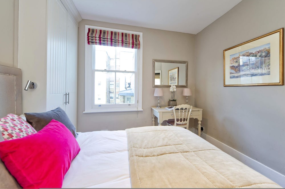 Lovely Apartment With Roof Terrace in Battersea
