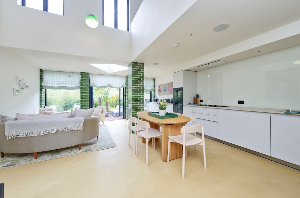 Modern Bright - 3 Bed House in Notting Hill