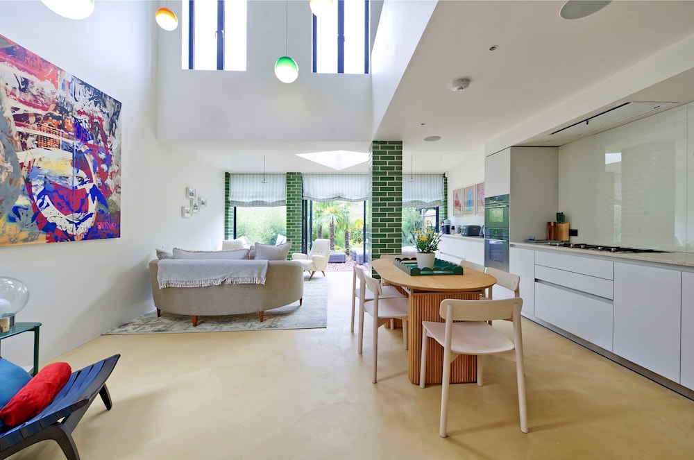 Modern Bright - 3 Bed House in Notting Hill