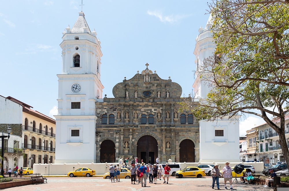 The Plaza Catedral Views by Acomodo Casco Viejo