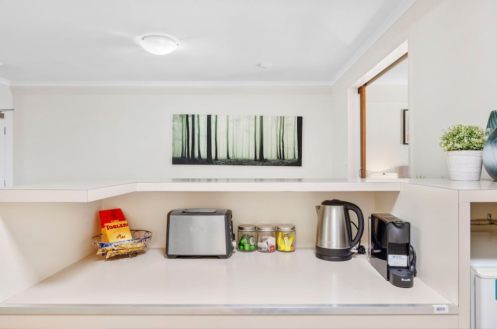 Spacious 1bdr Fast Wi-fi Near RAC Arena
