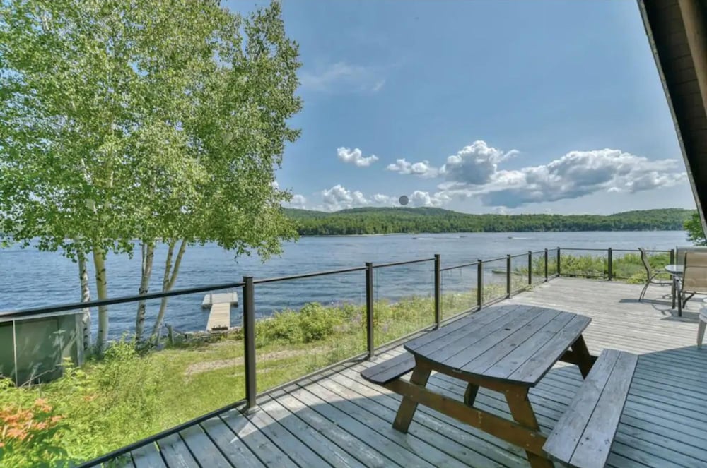 The Bison - Waterfront A-frame With Private Dock