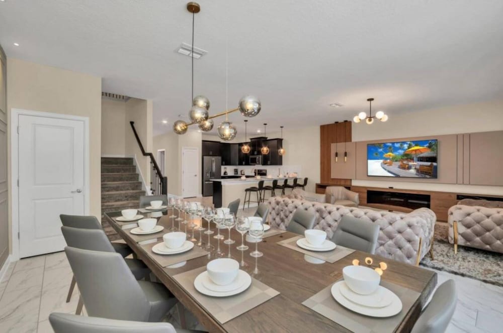 Luxury Villa 9 Bedrooms Pool Games Room view 3