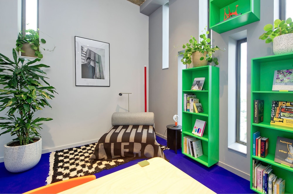 Upscale Two-bedroom Home in a Brutalist Setting