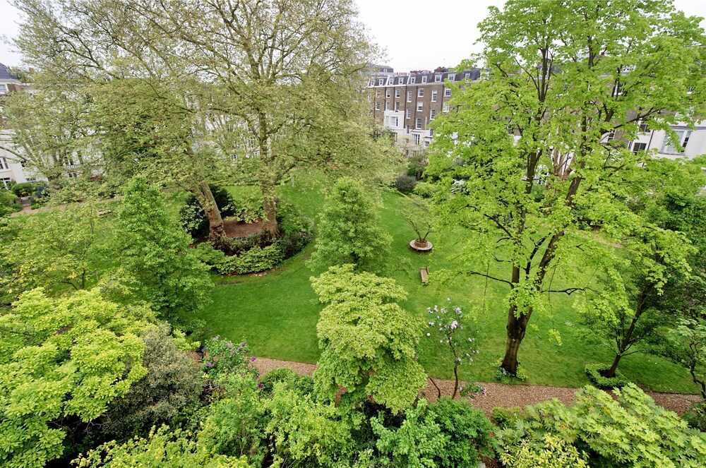 Stunning and Unique 2 Bedroom Apartment in Little Venice West London