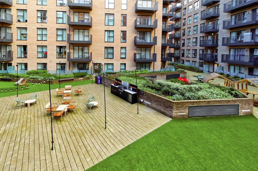 Brand-new Two-bedroom Flat in Colindale