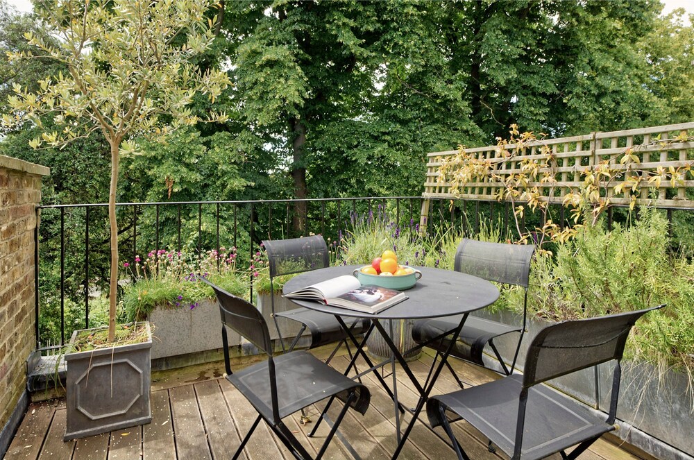 Gorgeous Modern 2 Bedroom Flat in Chelsea