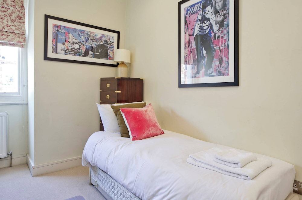 Spacious 3-bedroom Apartment in Earls Court