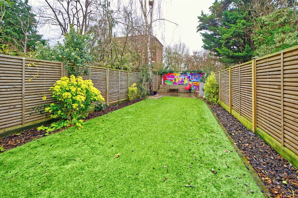 4 Bedroom House, Barnes