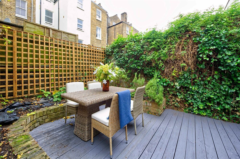 Lovely 2 bed Flat With Garden in Queen s Park