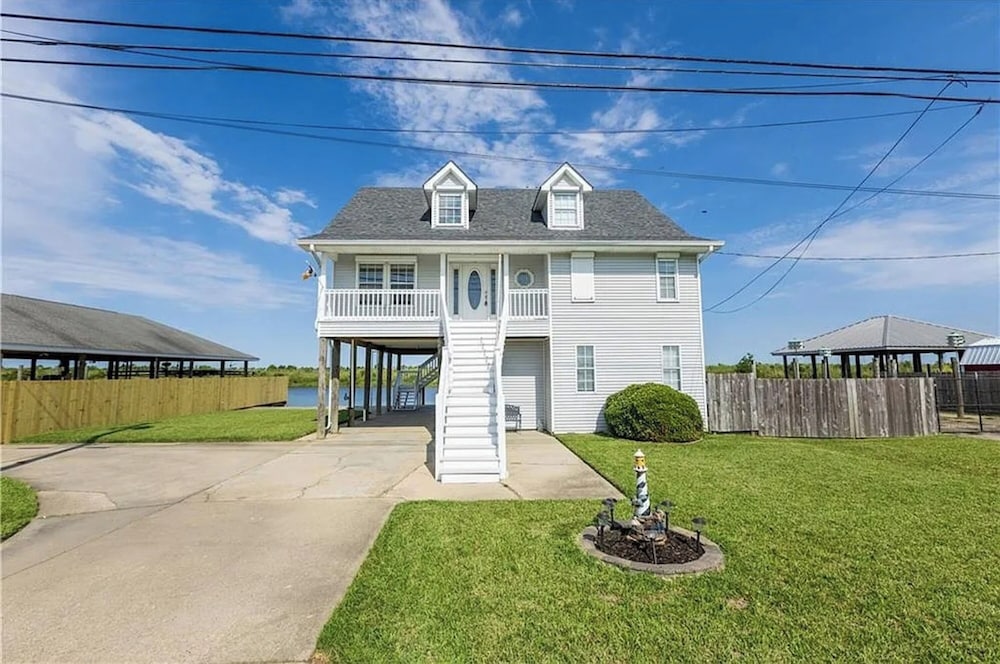 Bayou Manor