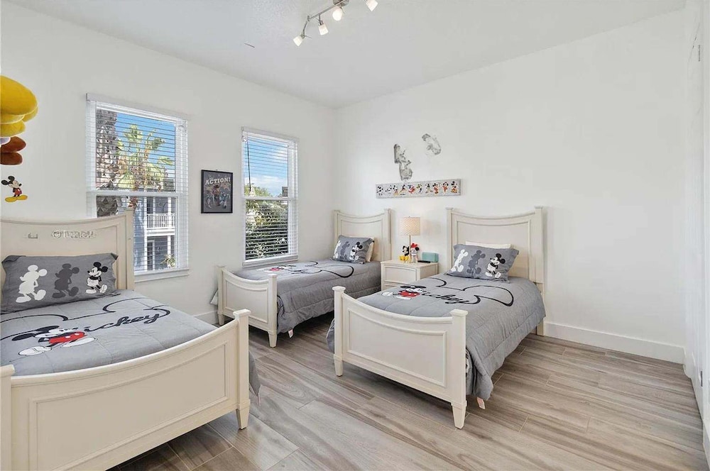 Gorgeous 4Bd Close to Disney With Spa at Reunion Resort 1552