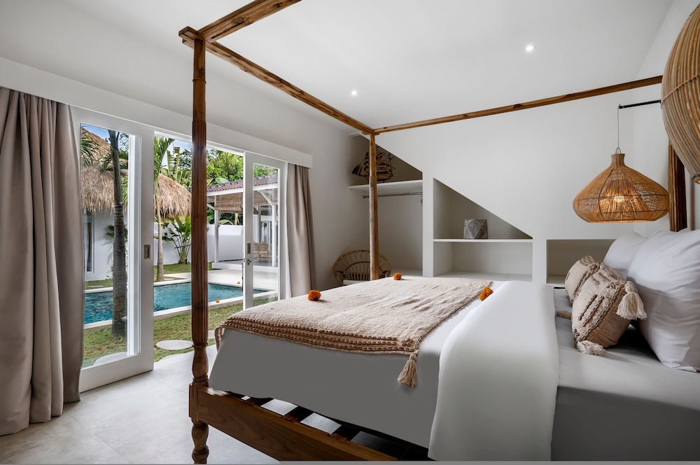 Villa Cyma by Alfred in Bali - New Peaceful 5 BR Villa in the Heart of Seminyak