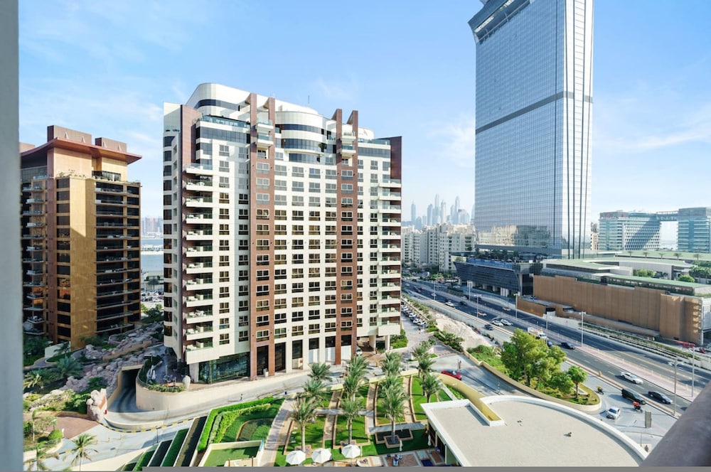 Luxury 2BR Maid Enjoy Stunning Marina View
