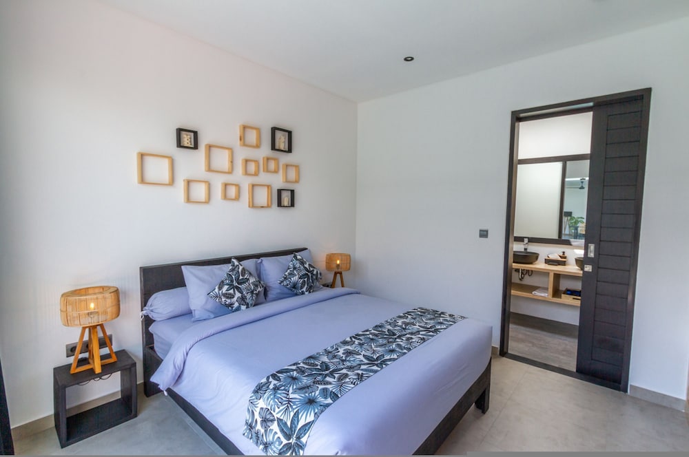 Villa Lys by Alfred in Bali - Charming 3BD Villa w Pool View Near Berawa Beach