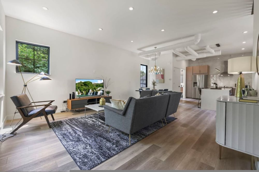 Stylish Getaway -columbus-3 Bedroom Masterpiece