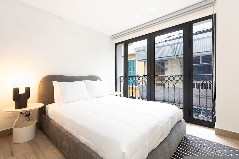 The York by Acomodo Casco Viejo Best Location