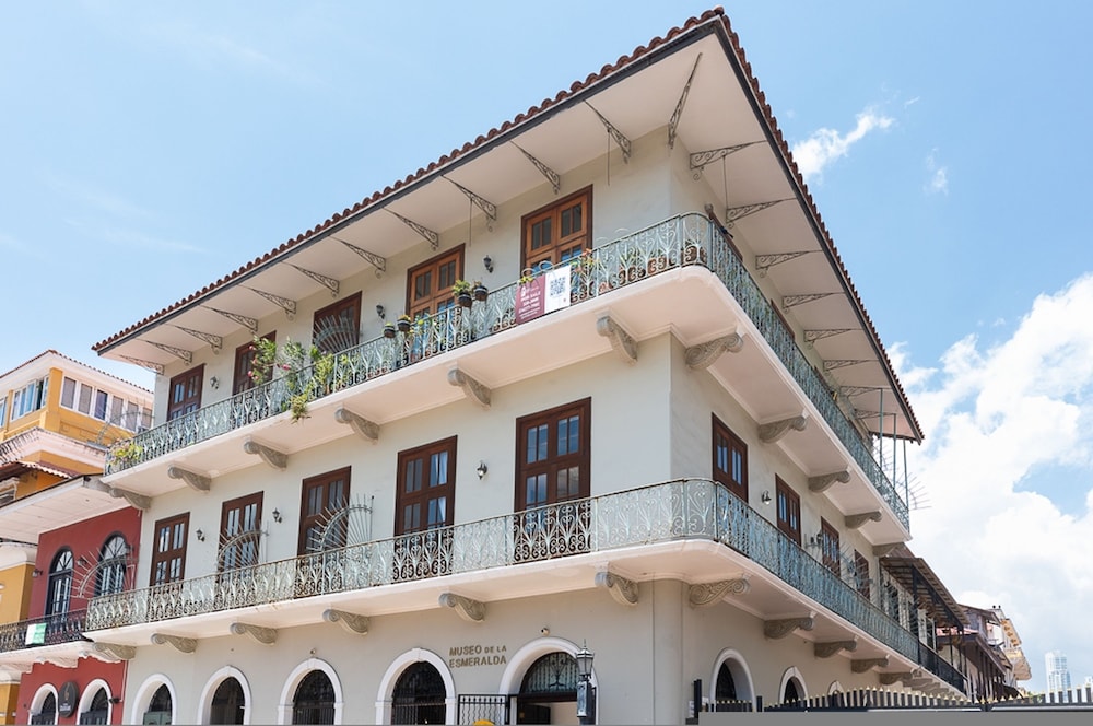 The Plaza Catedral Views by Acomodo Casco Viejo