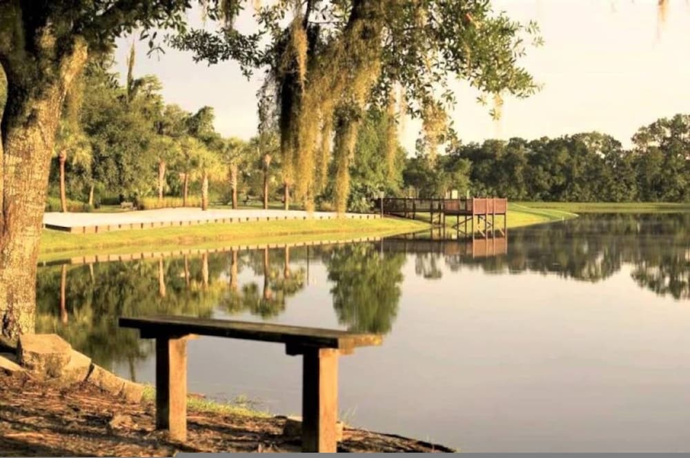 William s Lake Berkley Resort Vacation Home - Image 3