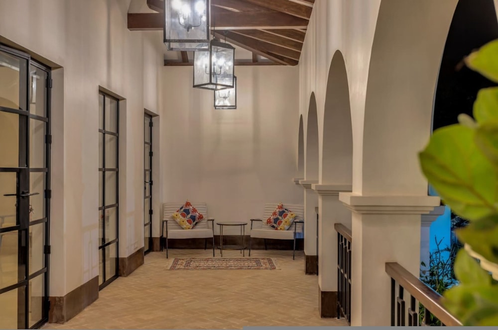 Casa Brilhante - 4BR Villa w Private Pool Garden