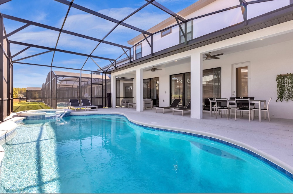 Brand NEW 9bedrooms At Paradiso Grande