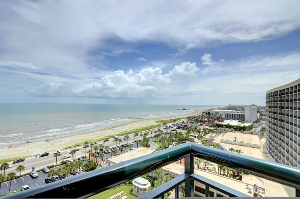 Gorgeous San Luis Condo Amazing Pool Amenities