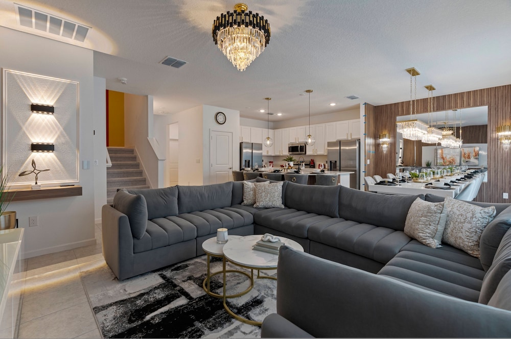 Brand New Home 8 Bedrooms At Bella Vida