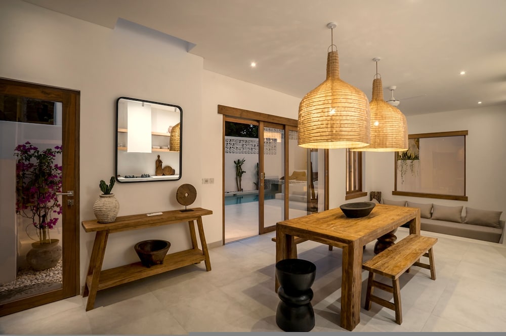 Villa Oasi 1 by Alfred in Bali - Brand New Tropical Luxury 3 BR Bingin Beach