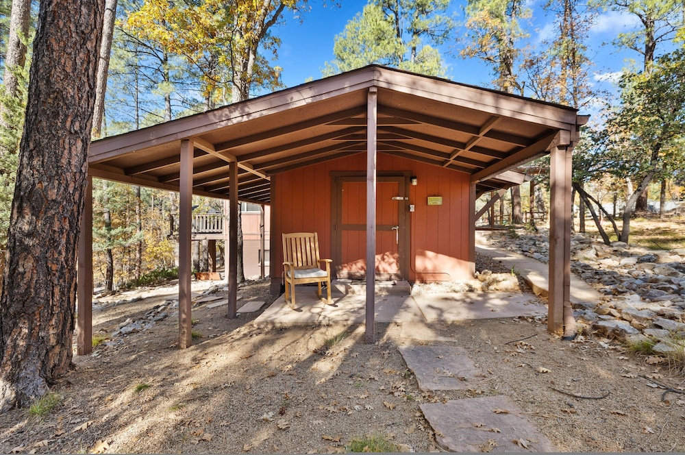 Ponderosa Hideaway 4-br Cabin Mtn View Trails Brbq