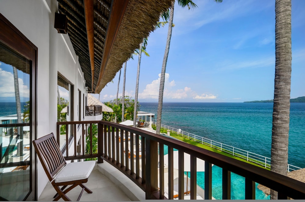 Villa Blanca by Alfred in Bali - Modern Luxury 5 Bdr Oceanfront Villa in Candidasa