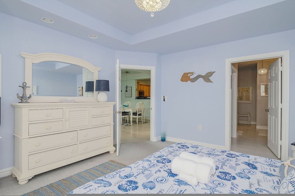 Penthouse By The Sea Huge Home w Amazing Views view 5