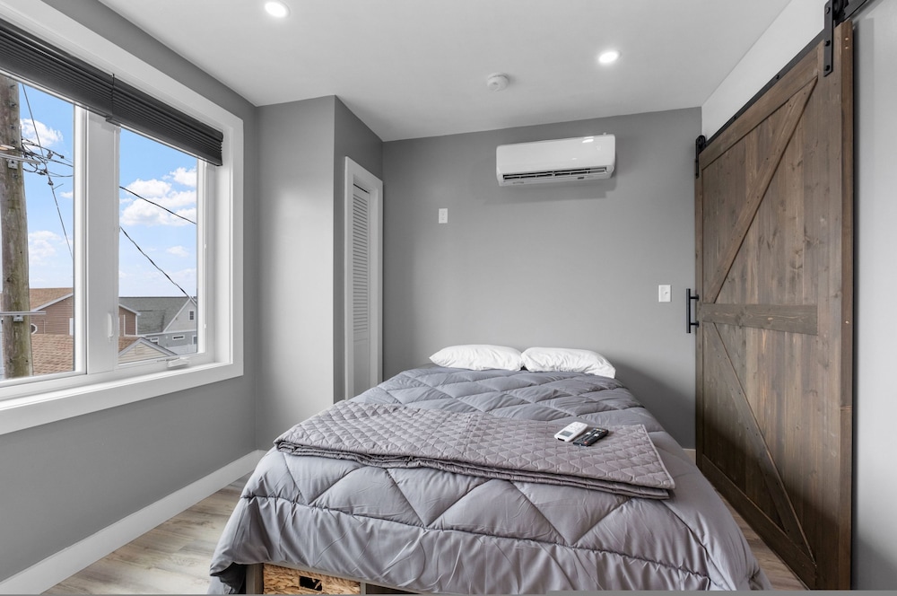 New Luxury 4 Bed Condo Perfect for Winter Rental