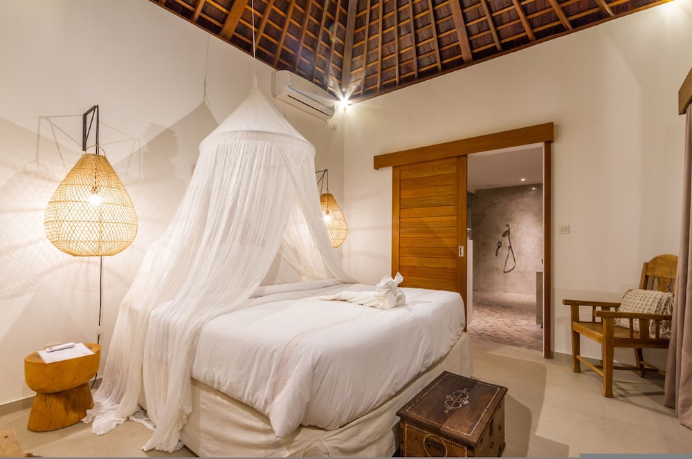 Villa Namu by Alfred in Bali - Family 5 BD Dream in Seminyak Oberoi Beach
