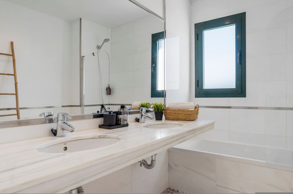 Panoramic Flat in Casares M56