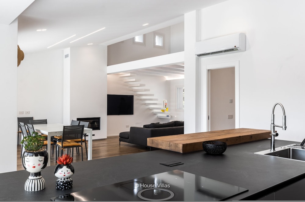Flaben Luxury Villa in Diano Marina