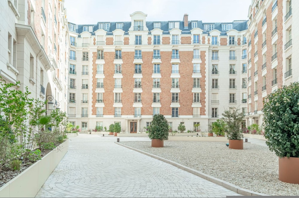 Lavie Maison the Spacious