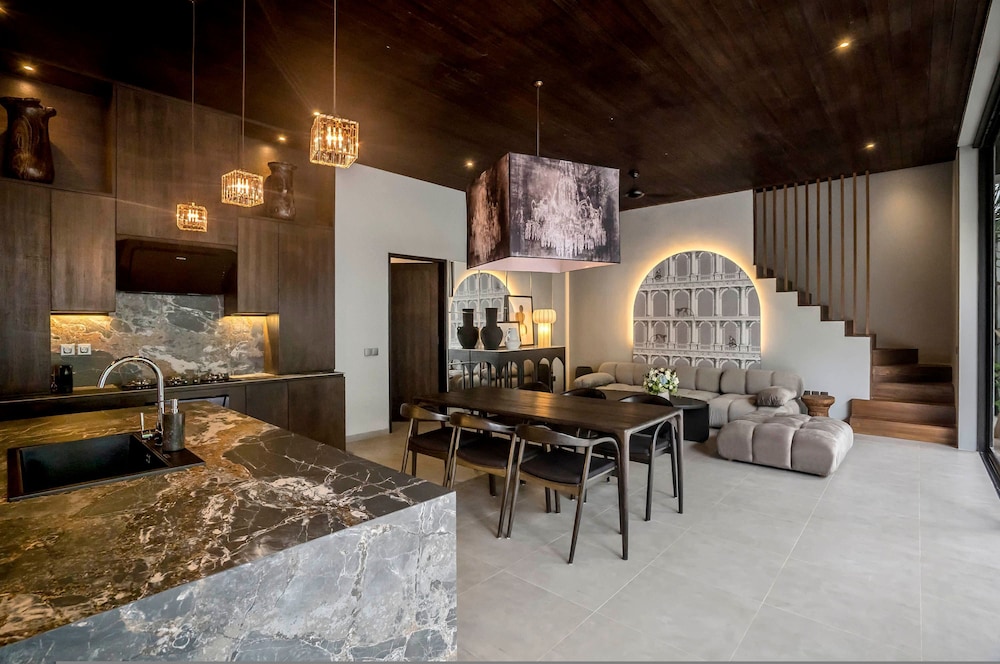 Umayam Luxury Townhouse 7 by Alfred in Bali - New Modern Luxury 3BR w Pool Near Pererenan Beach