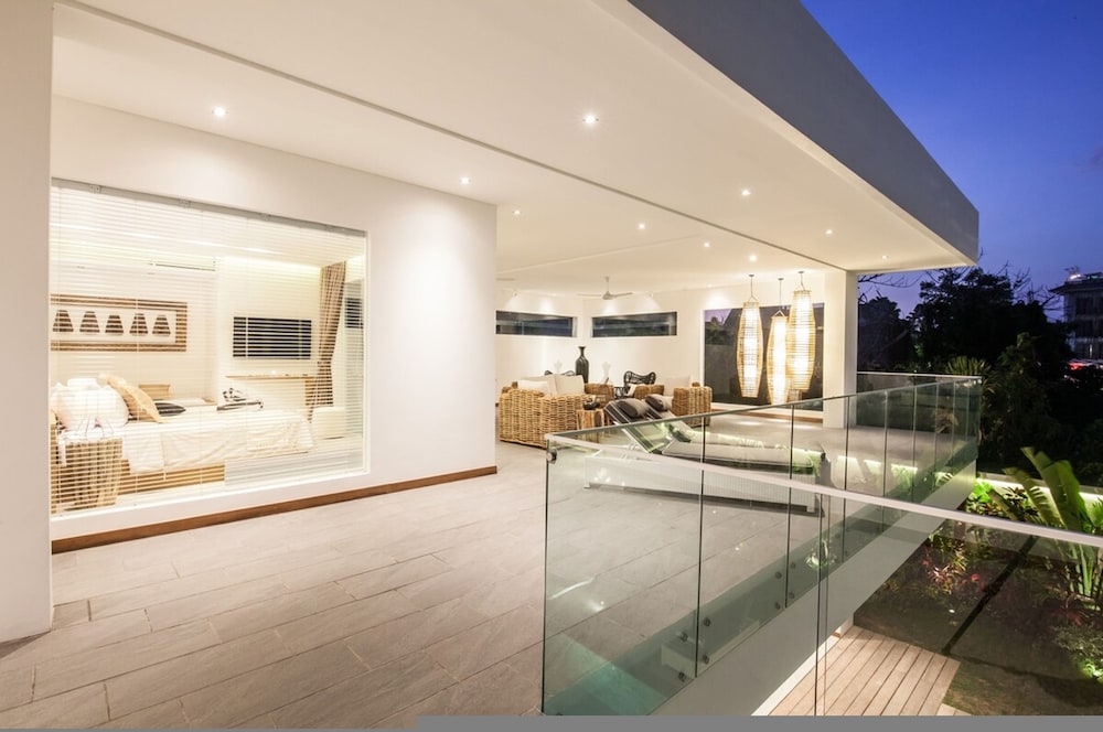 Niko 2 R New Villa Close to Finns Beach Club
