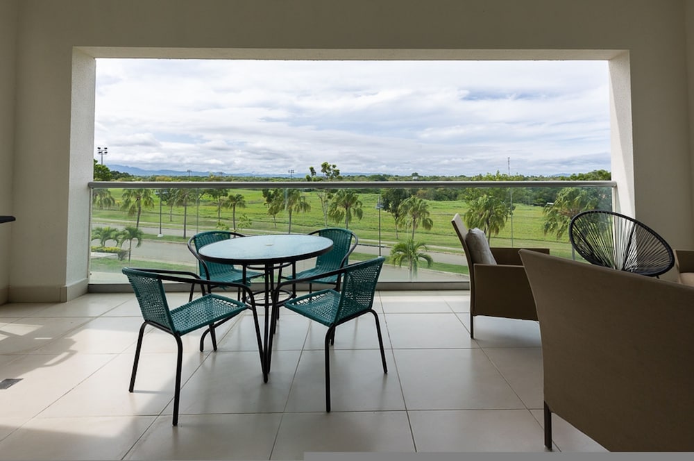 The Seashells Beach Condo by Acomodo